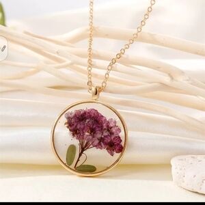 Necklace w pendant